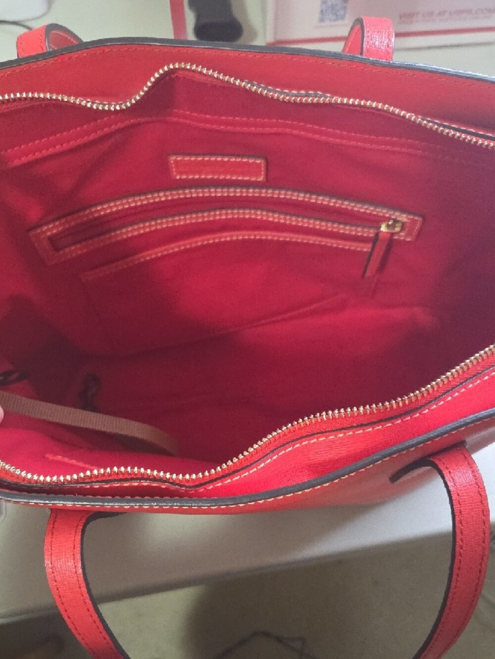 Dooney And Bourke Leather Tote Bag - Classic Everyday Shoulder Tote - Picture 6 of 12